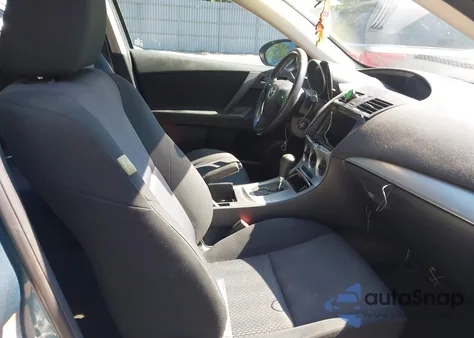 2010 Mazda Mazda3 I Touring z USA, uszkodzony, nr VIN JM1BL1SG3A1164323